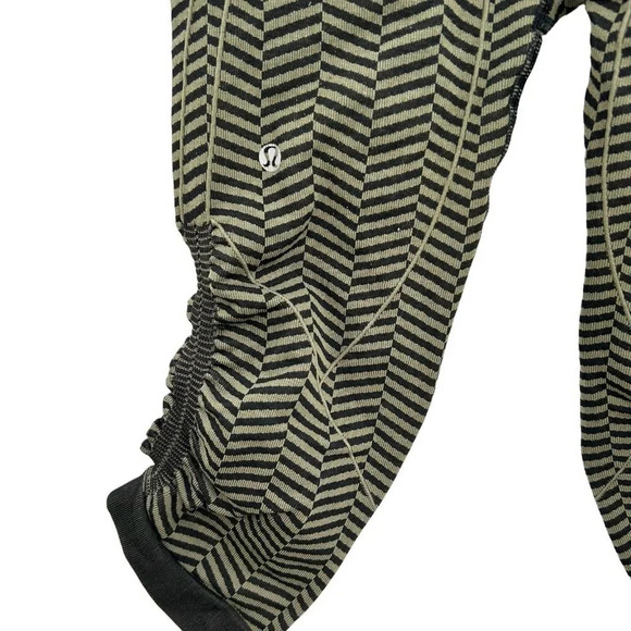 Lululemon In The Flow Crop II Heathered Fatigue Green Size 8‎ - Picture 5 of 7